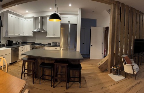 North Scituate Casa | New 3-bedroom barn in seaside area of Scituate with beaches and shopping nearby