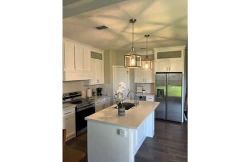 McAllen Casa | New 3-bedroom home in convenient location.