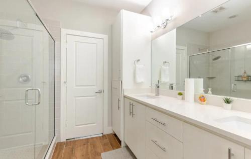 Northside Apartamento | NEW, 3 Bedrooom Townhome In Downtown Houston Near Stadiums and Med Center