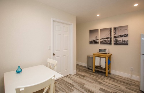 Silver Terrace Casa | ¡NUEVO! 30+ DÍAS: 2BR / 2BA moderno cerca de todo
