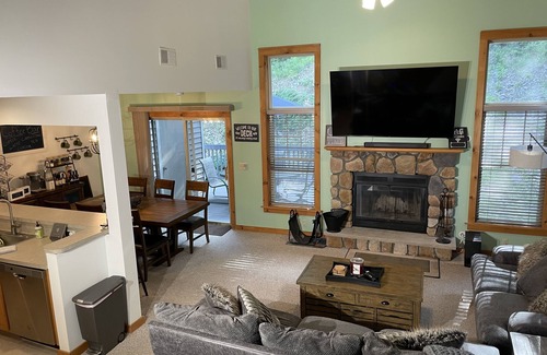 Tannersville Casa | NEW 3000 SF Private HOUSE at Camelback Mountain Private Parking Game Room 6 TV
