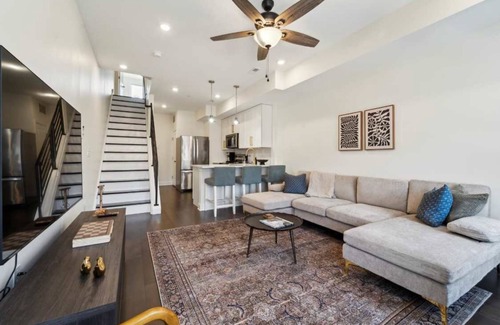 Mantua Apartamento | New 3BD/3BA – Roof Deck & City Views