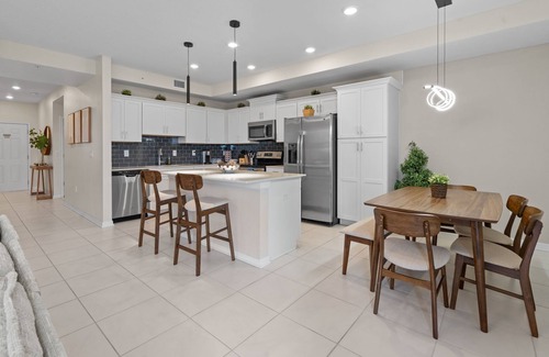 Campbell Apartamento | NEW 3BD Themed Room | Near Disney | Amazing Resort