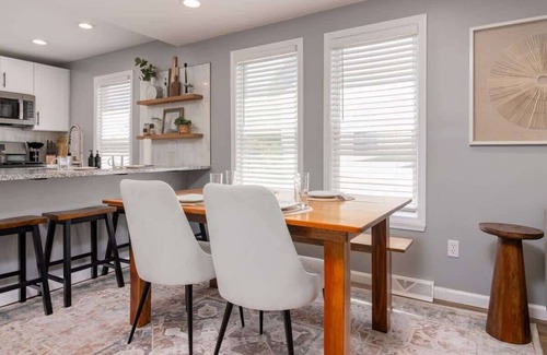 Hazel Park Casa | New!3BR/2BA Home in the Vibrant City of Hazel Park