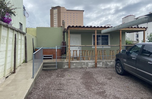 Rosarito Casa | Nuevo 3BR 2Bath Home, una cuadra de Papa's & Beer y una cuadra de la playa.