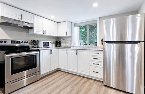 Barrie Casa | New 3BR Coach House | Near Beach & Downtown