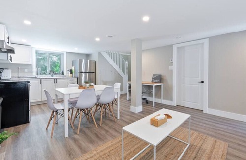 Barrie Casa | New 3BR Coach House | Near Beach & Downtown