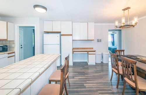 Shasta View Casa | NEW 3BR SMARTHOME W/ WIFI | GAMES | GOOD LOCATION