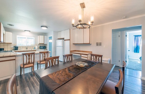 Shasta View Casa | NEW 3BR SMARTHOME W/ WIFI | GAMES | GOOD LOCATION