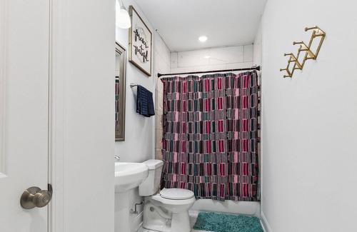 Fairgrounds Apartamento | *New* 3br w/ Jacuzzi
