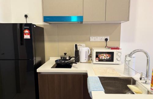 Puchong Apartamento | NEW 3R2B FamilyHome Puchong 6-8 pax