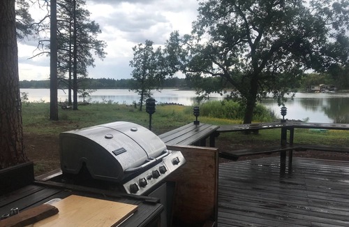Pinetop-Lakeside Cabina | ¡NUEVO! Cabaña frente al lago de 4 acres en Tall Pines