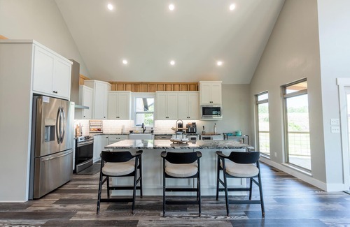 Edgemont Casa | New! 4 Bed 3 Bath Greers Ferry Lakefront Home with Private Playground!
