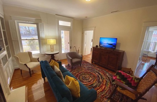 Murfreesboro Casa | NEW 4 bed/4.5 Bath Historic Home in the Boro-Walking Distance to the Square