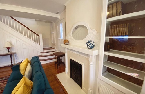 Murfreesboro Casa | NEW 4 bed/4.5 Bath Historic Home in the Boro-Walking Distance to the Square