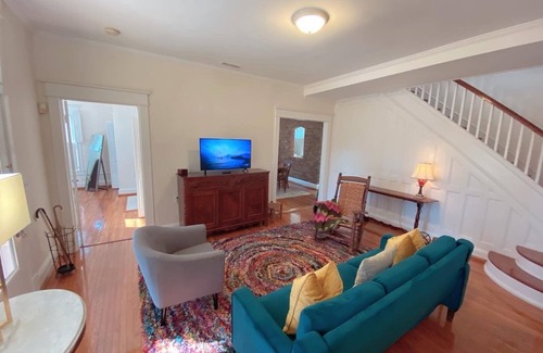 Murfreesboro Casa | NEW 4 bed/4.5 Bath Historic Home in the Boro-Walking Distance to the Square
