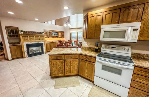 Rapid City Casa | NEW!! 4-Bedroom Executive Estate in the Hart of the Black Hills