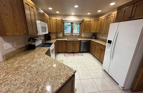 Rapid City Casa | NEW!! 4-Bedroom Executive Estate in the Hart of the Black Hills