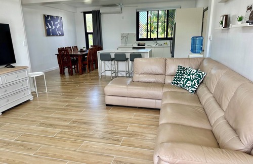Apia Casa | New 4-bedroom home in prime location in Taumeasina with AC in all rooms.