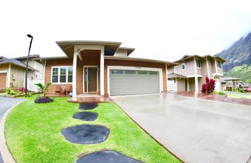 Makaha Valley Casa | New 4 Bedroom Home with Ocean and Gorgeous Mountain Views in the gated community of Mauna Olu