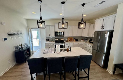 McLeansville Casa | New 4 Bedroom w/ Pools, Fitness Center, & Parks