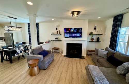 McLeansville Casa | New 4 Bedroom w/ Pools, Fitness Center, & Parks