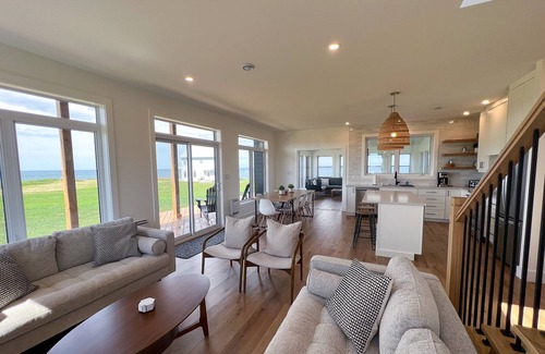 Sea View Casa | NEW 4 Bedroom, Oceanview, Sunroom, Close to beaches