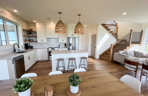 Sea View Casa | NEW 4 Bedroom, Oceanview, Sunroom, Close to beaches