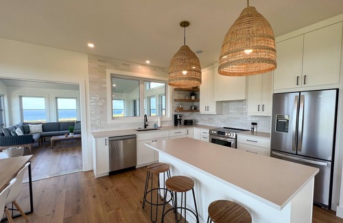 Sea View Casa | NEW 4 Bedroom, Oceanview, Sunroom, Close to beaches