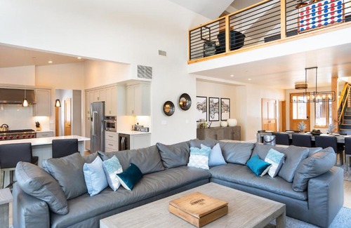 Truckee Casa | NEW 4BD Residence in the Signature Home Collection at Old Greenwood!