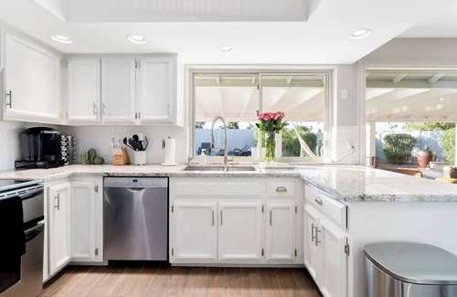 Paradise Valley Village Casa | NEW 4BR Heated Pool Putting Green Game Room