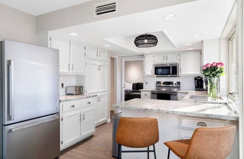 Paradise Valley Village Casa | NEW 4BR Heated Pool Putting Green Game Room