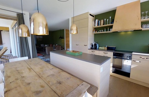 Celerina-Schlarigna Apartamento | Apartamento nuevo de 5.5 habitaciones (construido en 2014) en 1. Piso de unos 160m2 aprox.