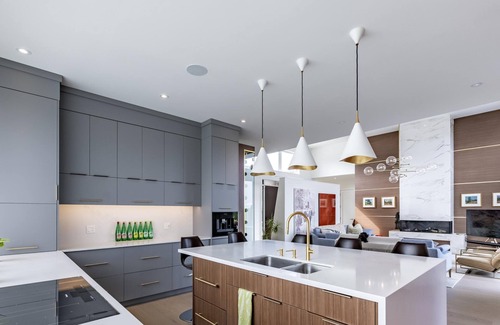 The Blue Mountains Casa | New 5 bed 5 bath home on the Escarpment.