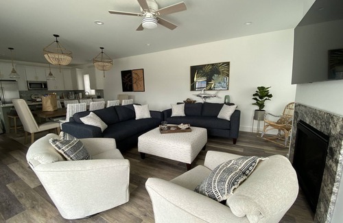 Fenwick Island Casa | New 5 bedroom & 6 bathroom waterfront home on canal with pool close to beach!