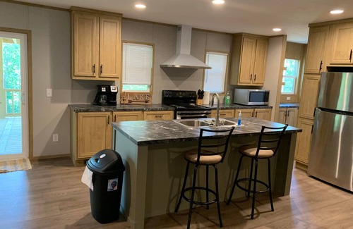 Daisy Casa | New 5 BR vacation house at beautiful Lake Greeson!! Great for large gatherings!!