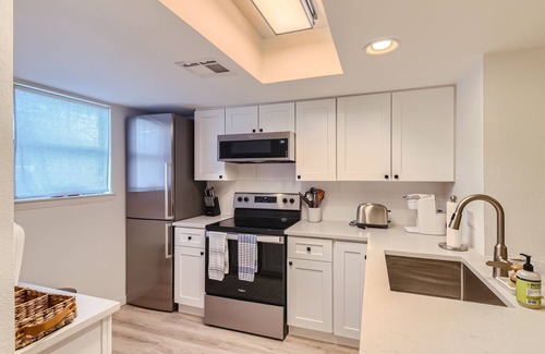 Westfield Casa | New! 5 mins to Dt | 30 day Rental | Tarrytown!