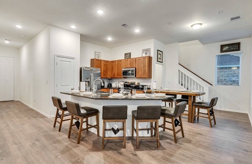 Richwood Casa | New 5BR Luxury · Sleeps 10 · Lake Jackson