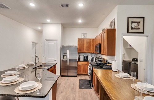 Richwood Casa | New 5BR Luxury · Sleeps 10 · Lake Jackson