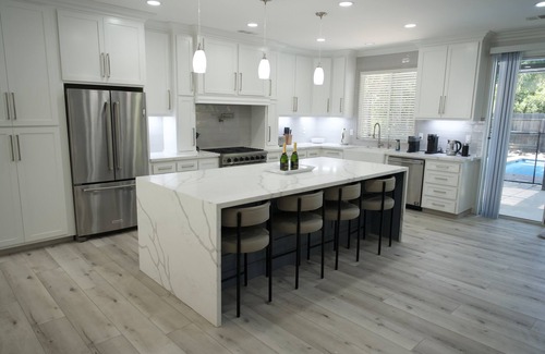 Visalia Casa | New 5BR Pool House near Sequoia w/BBQ/3700Sqft