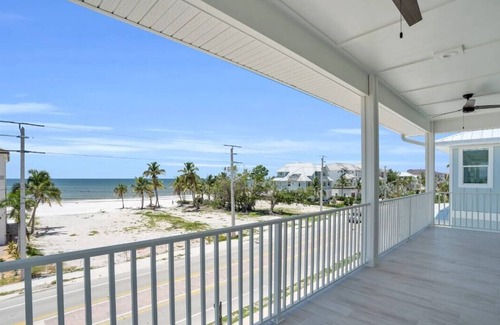 Fort Myers Beach Casa | New 6-bed/6 bath house across from beach with amazing views