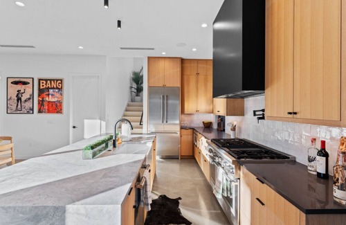 Zilker Casa | New! 6 BR, 4.5B, Pool, Hot Tub, Cold Plunges, Outdoor Sauna, Bar, 9 TVs, Arcade