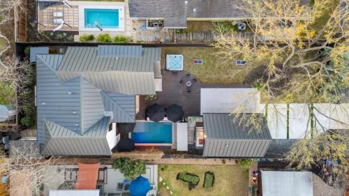 Zilker Casa | New 6 BR, 4.5B, Pool, Hot Tub, Cold Plunges, Outdoor Sauna, Bar, 9 TVs