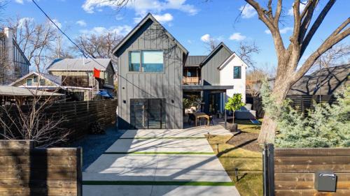 Zilker Casa | New 6 BR, 4.5B, Pool, Hot Tub, Cold Plunges, Outdoor Sauna, Bar, 9 TVs