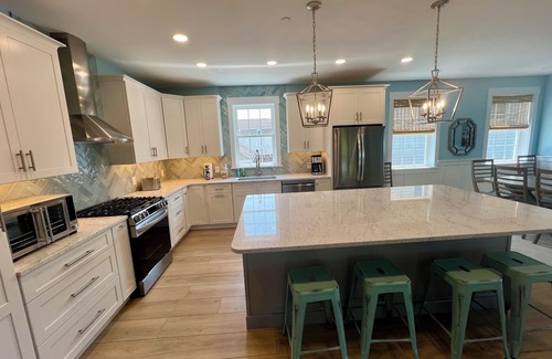 Lewes Casa | BRAND NEW 7-bed with PRIVATE POOL! Lewes Beach Hideaway, steps to beach & town!!