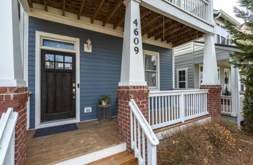 The Nations Casa | NEW 7 mins to Broadway Sleeps 8