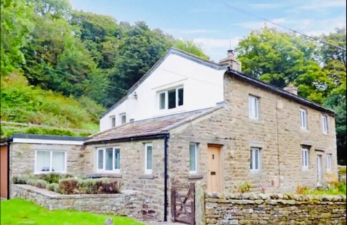Feetham Cabaña | NEW~A cottage with commanding views over the Dale