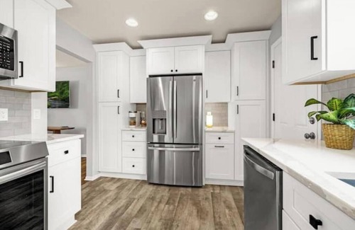Colorado Springs Casa | New Adventure Cottage w/Mountain Views Near Garden of the God's & Fall Leaves!