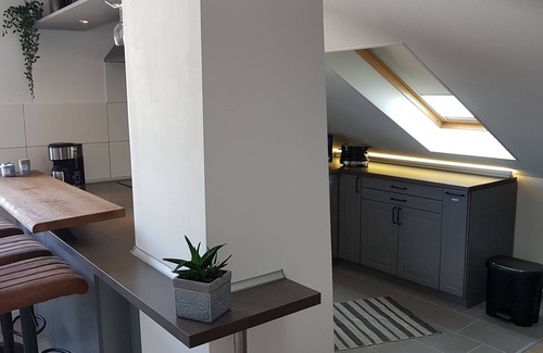 Elz Apartamento | NUEVO: APARTAMENTO DREAM con aire acondicionado, estacionamiento + jardín, excelente WiFi