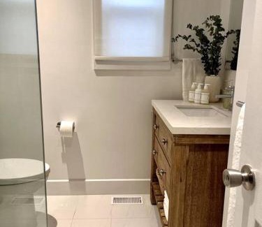 Meaford Casa | New and Cozy Cottage Minutes to Blue Mountain